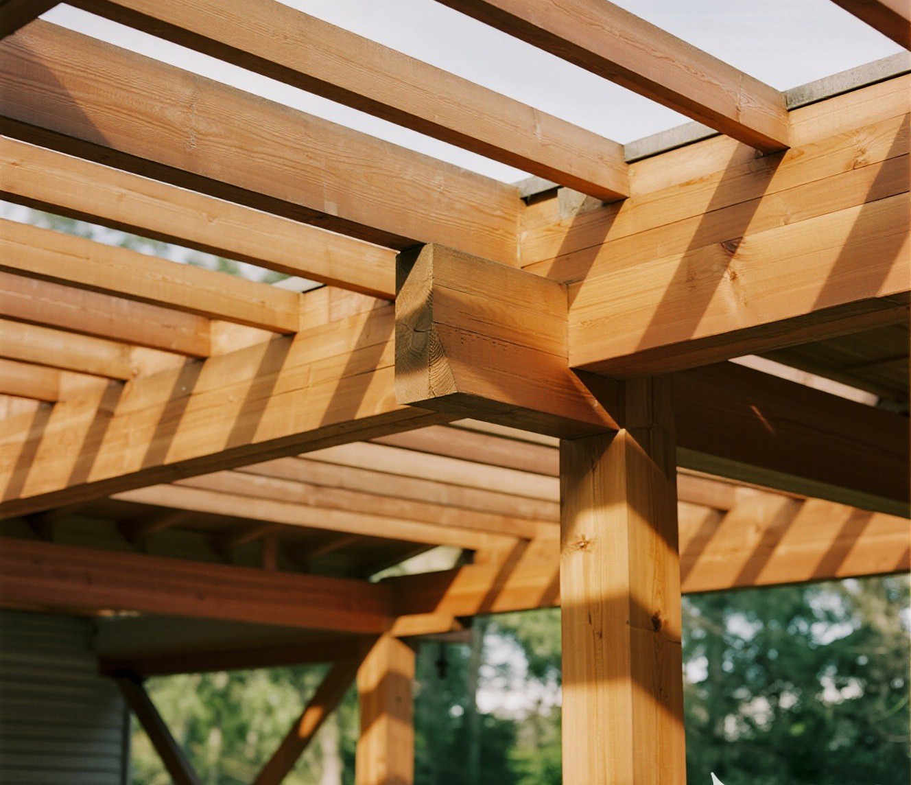 Advantages of Outdoor Pergola with Roof Advantages of Outdoor Pergola with Roof